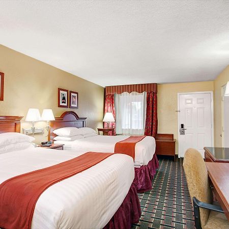 Days Inn By Wyndham Memphis At Graceland Экстерьер фото