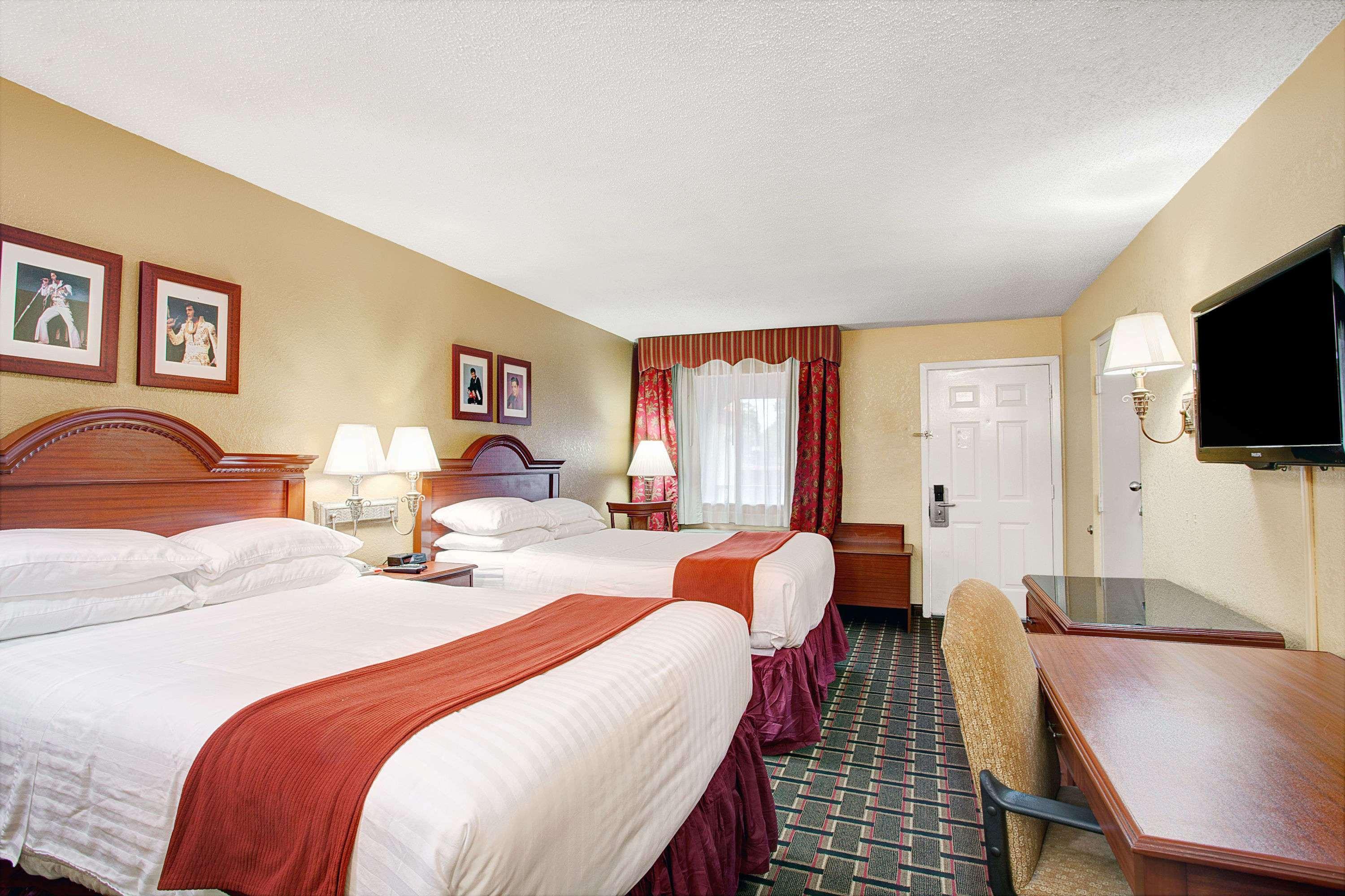Days Inn By Wyndham Memphis At Graceland Экстерьер фото