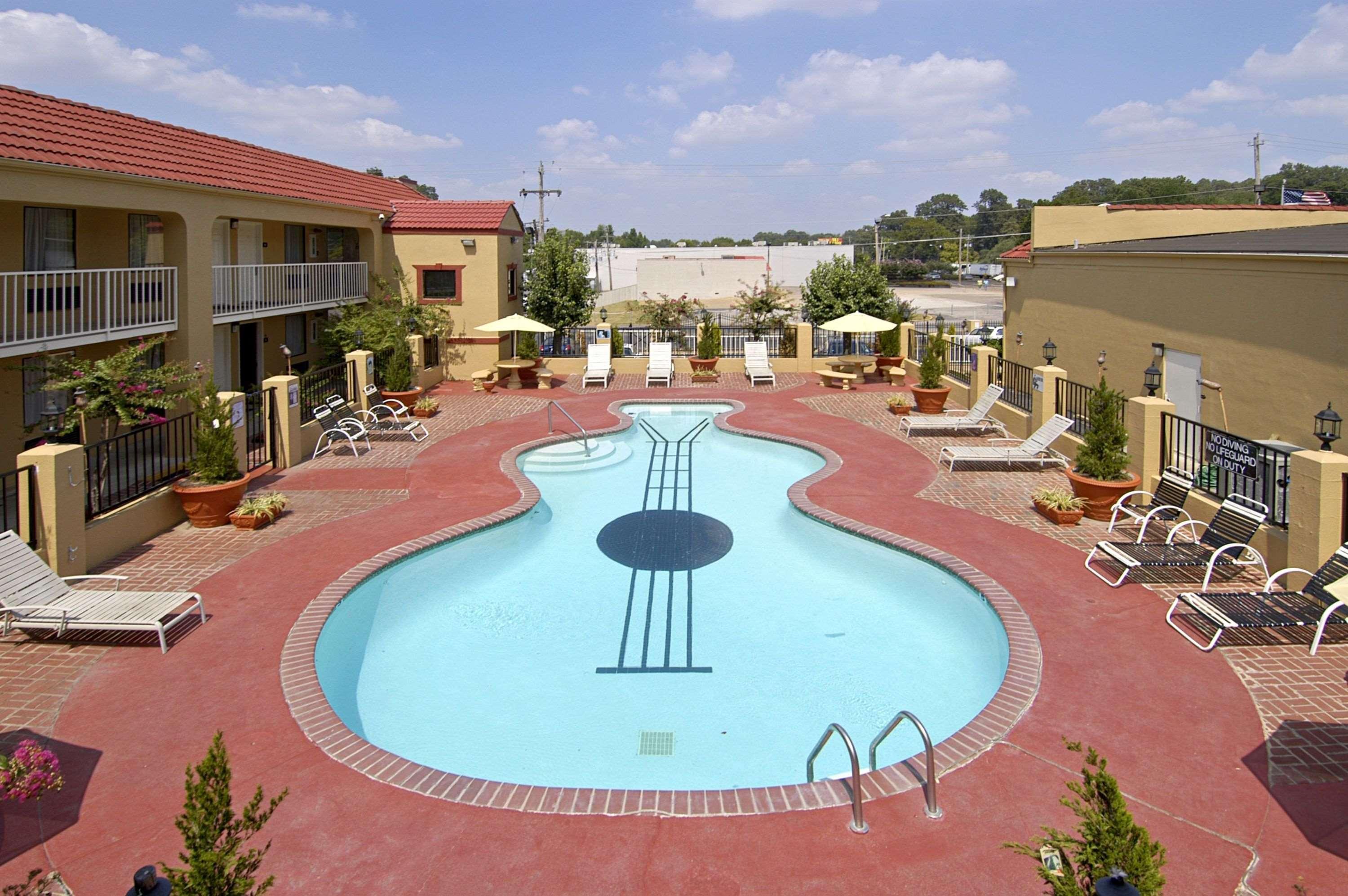 Days Inn By Wyndham Memphis At Graceland Экстерьер фото