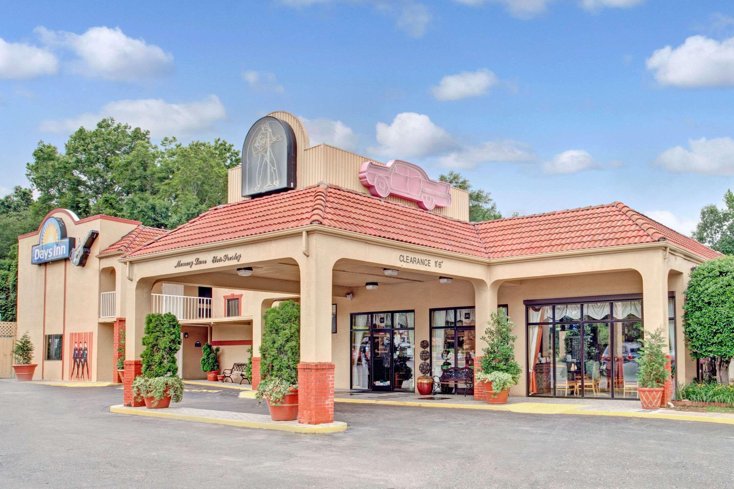 Days Inn By Wyndham Memphis At Graceland Экстерьер фото